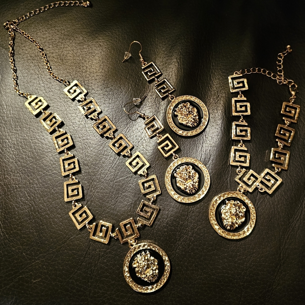 Lion Head: Bracelet, Necklace, Earrings Set NEW - Picture 2 of 8